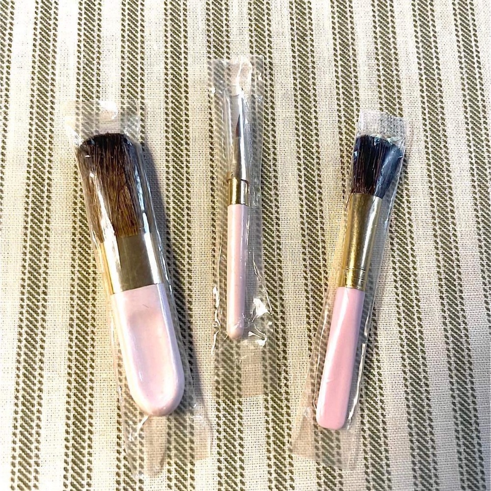MARY KAY VINTAGE MAKEUP BRUSHES - BLUSH, EYE SHADOW AND EYE LINER NWT